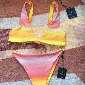 NWT skatie sz M Summer top/Kelly bottom- Sunset